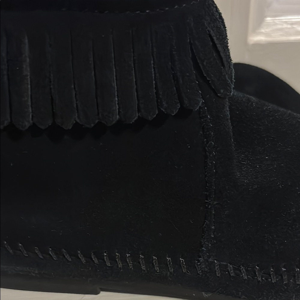 Minnetonka Black Moccasin Shoes - Picture 6 of 7
